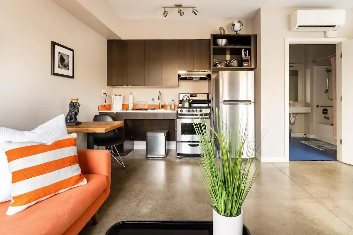 Bright Studio Apartment - Food Carts & Local Shops Portland United States